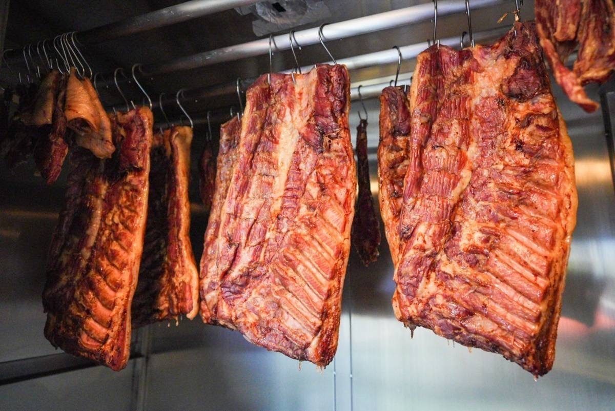 Bacon smoking at the Arcozzoo atelier